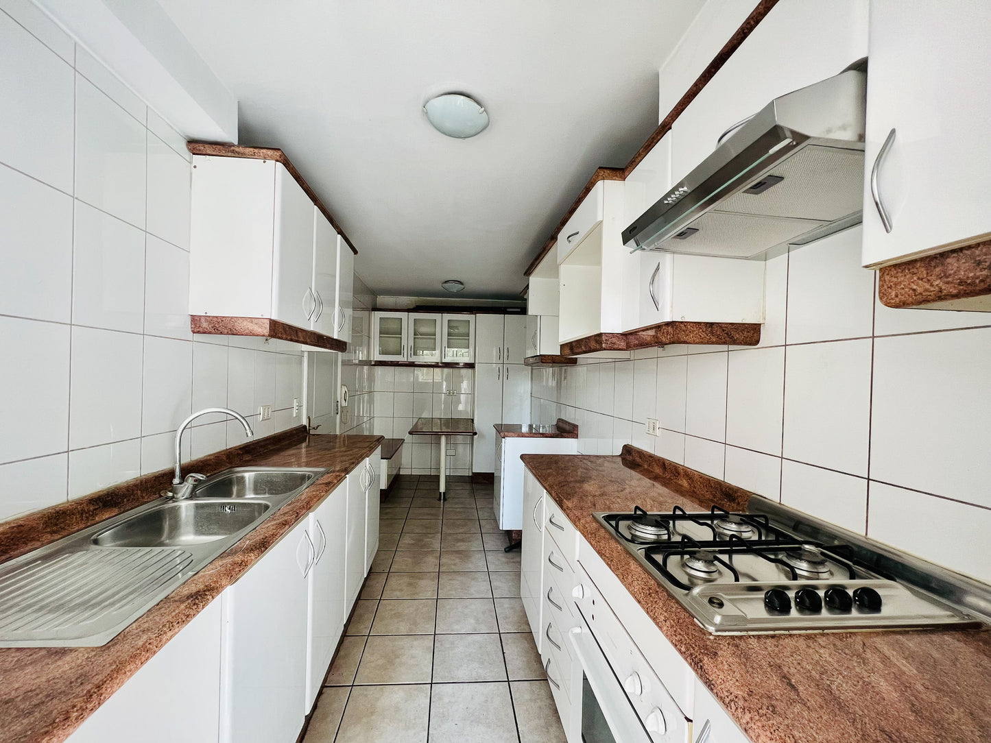 Las Condes | Los Oleandros, Departamento en sector Cristóbal Colón, Las Condes (arriendo)